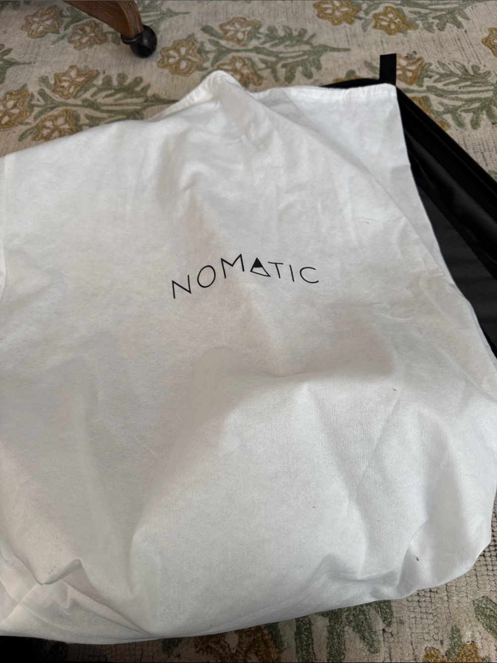 Nomatic Carry-On classic Spinner Luggage in olive green gray NWT 14x9x22” - Picture 12 of 16